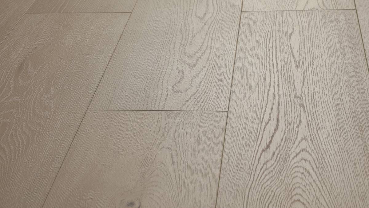 Vidar 12mm Laminate Flooring - DB25 @ $1.99/sqft - 19.08sqft/box